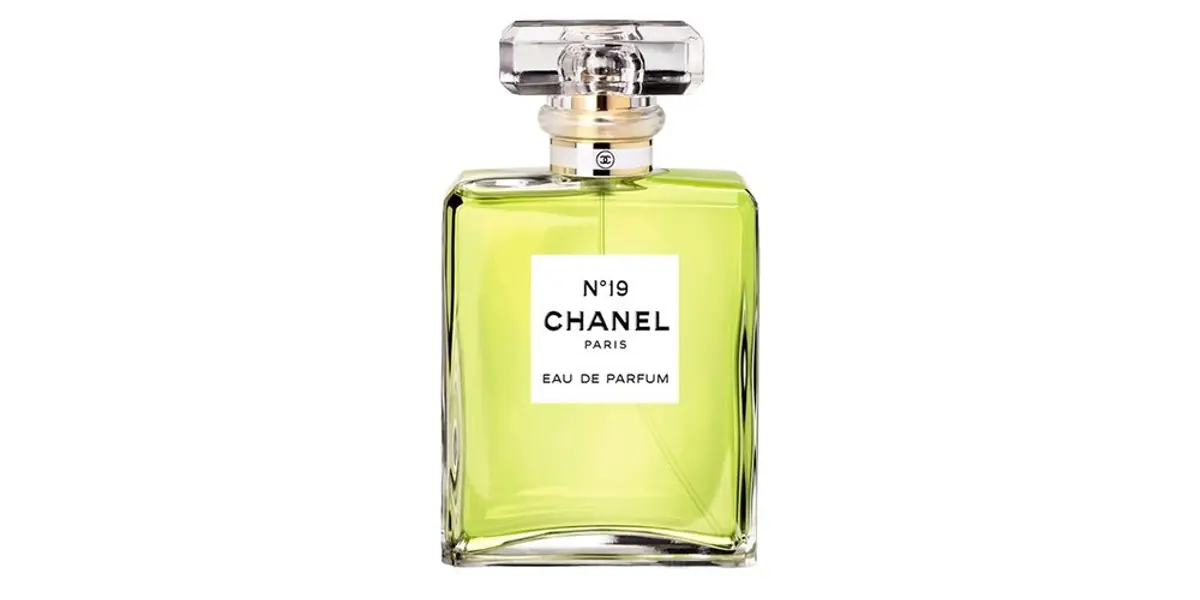Chanel No. 19 Eau de Parfum fragrance