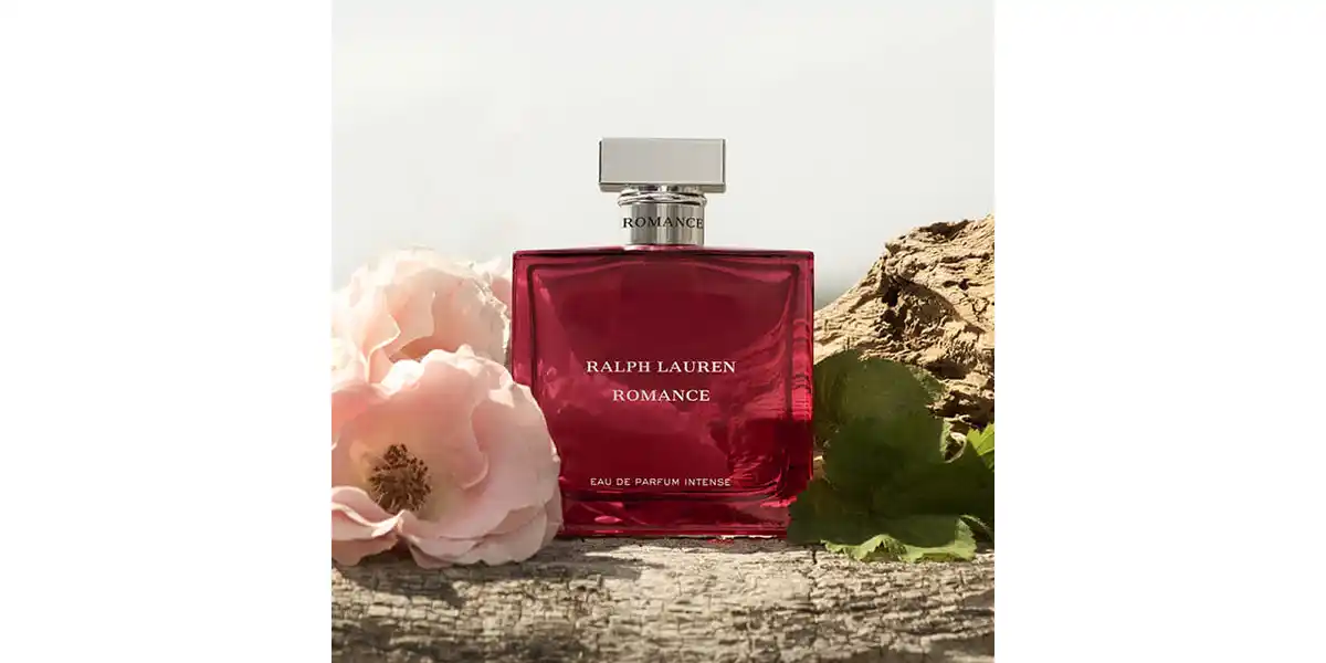 Romance Eau de Parfum Intense fragrance
